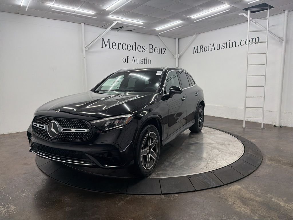 Used 2026 Black Mercedes-Benz GLC 300 image 3