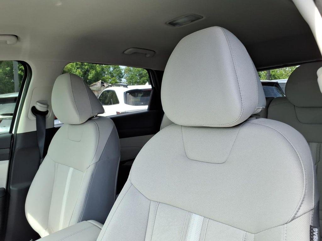 New 2026 White Hyundai SEL FWD image 15
