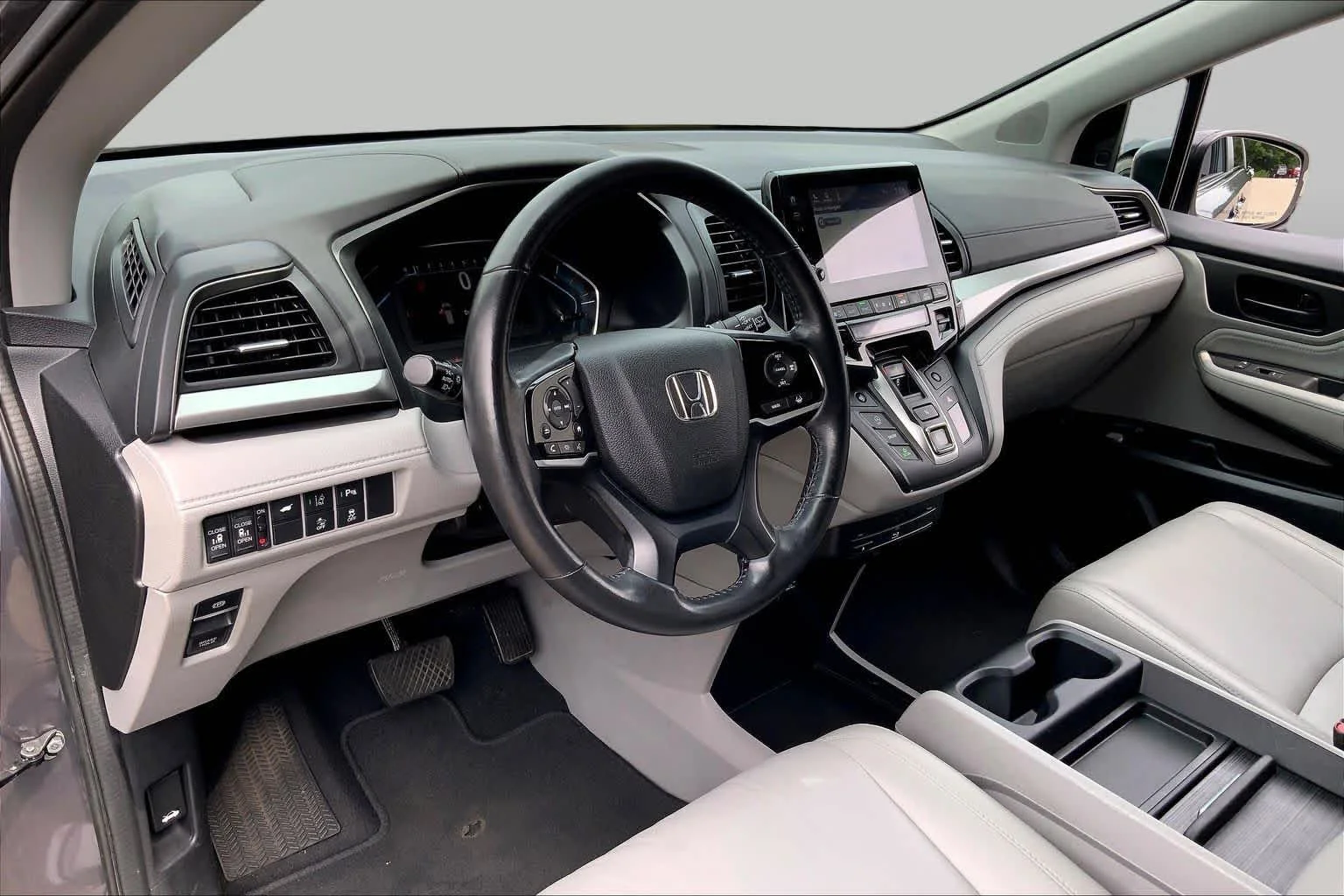 Certified Used 2018 Modern Steel Metallic Honda Touring image 18