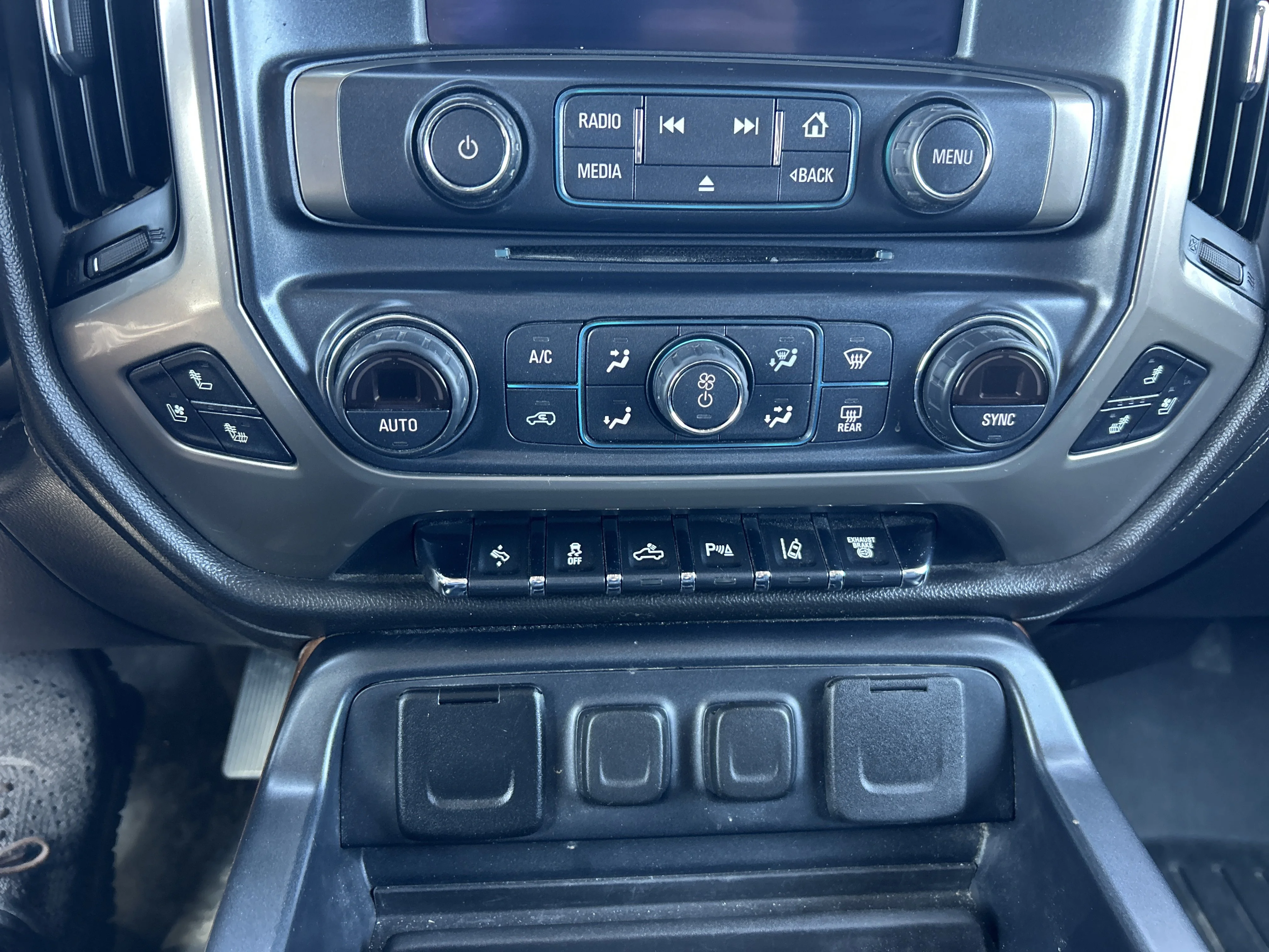2018 Chevrolet Silverado 2500HD High Country - Photo 12