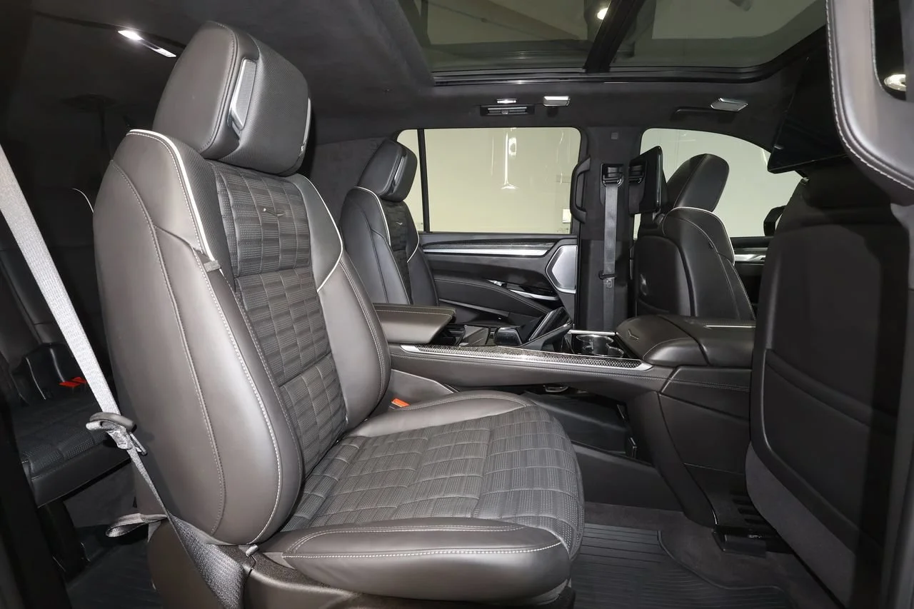 Used 2025 Crystal White Tricoat Cadillac Escalade-V ESV image 27