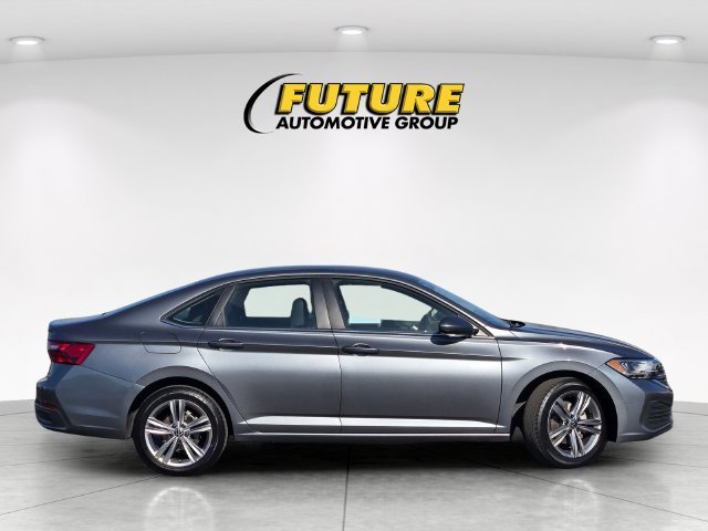 Used 2024 Gray Volkswagen 1.5T SE image 3