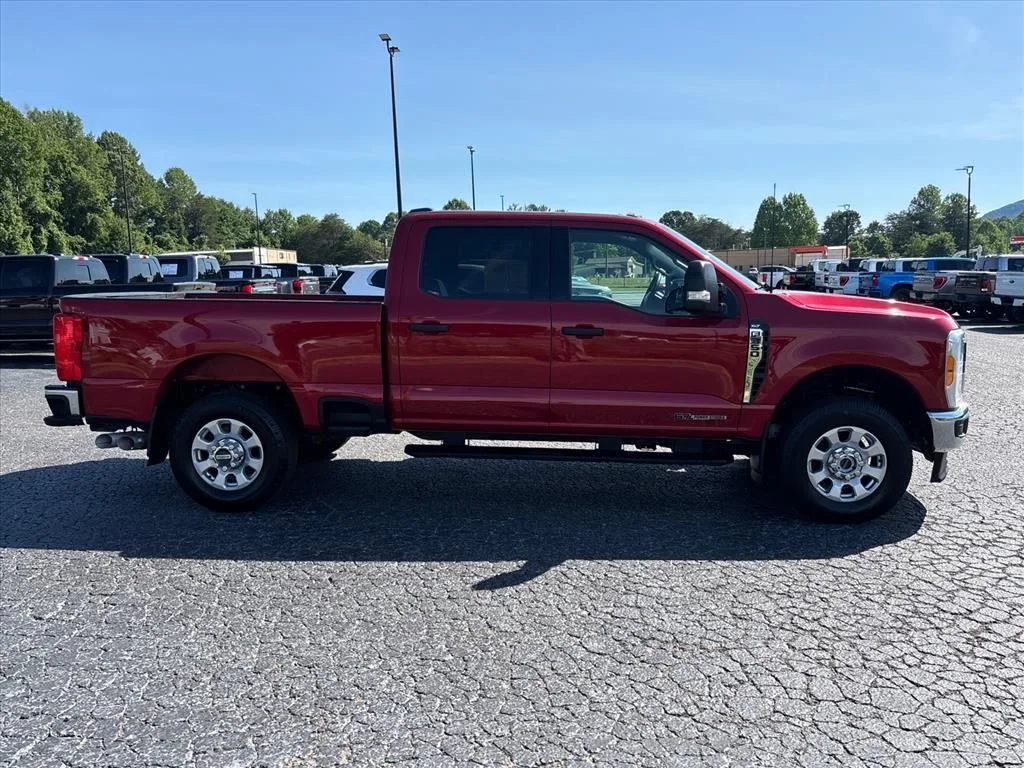 Used 2023 Red Ford XLT image 9