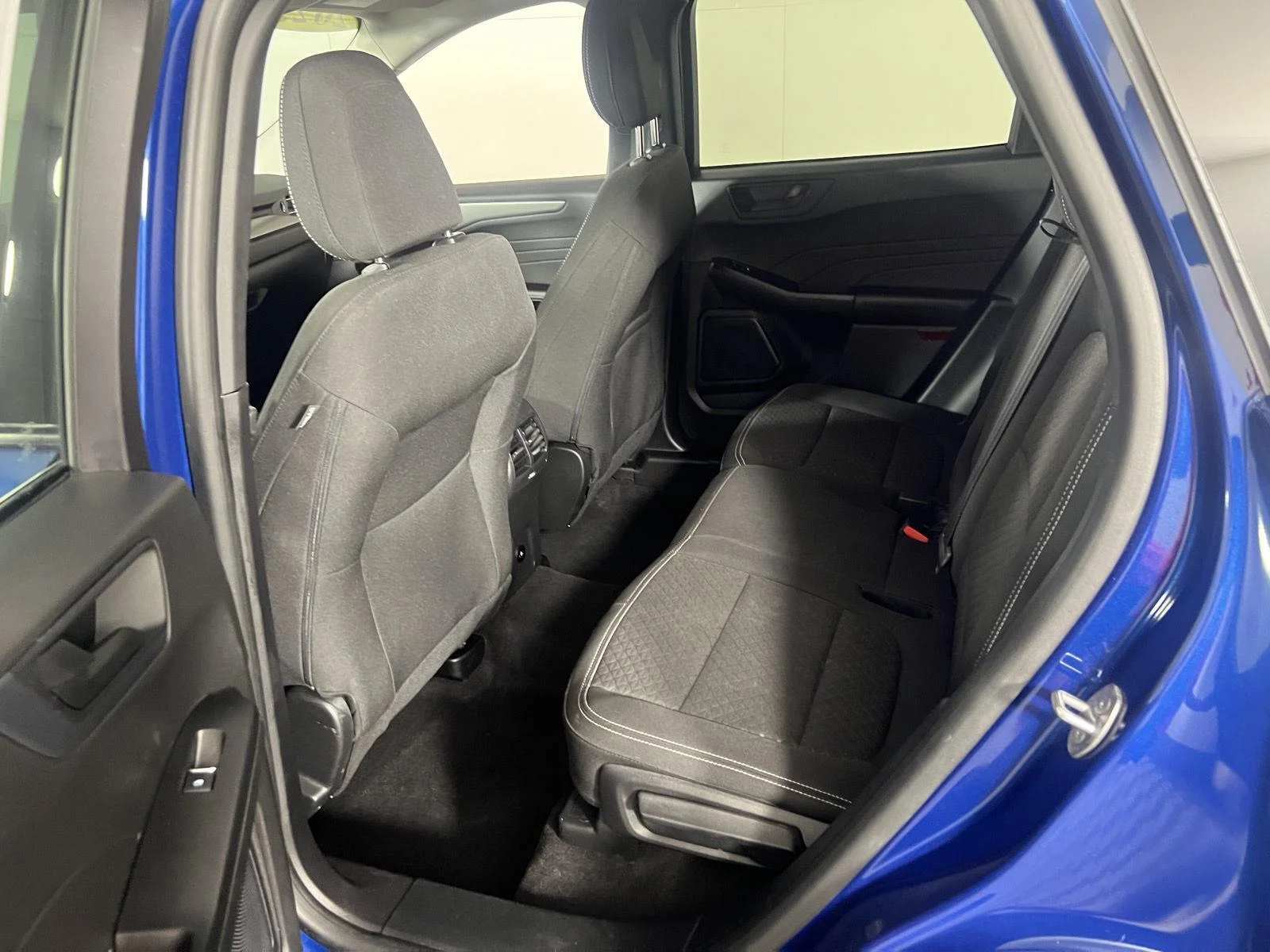 Used 2023 Atlas Blue Ford Active image 15