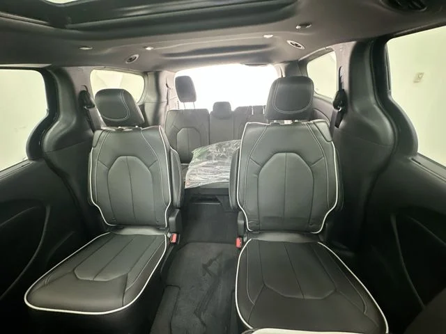 2026 Chrysler Pacifica Limited - Photo 26