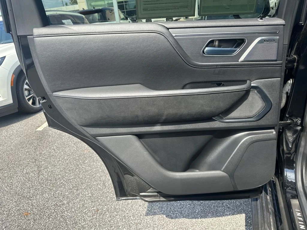 2025 INFINITI QX80 Sensory 4WD - Photo 18