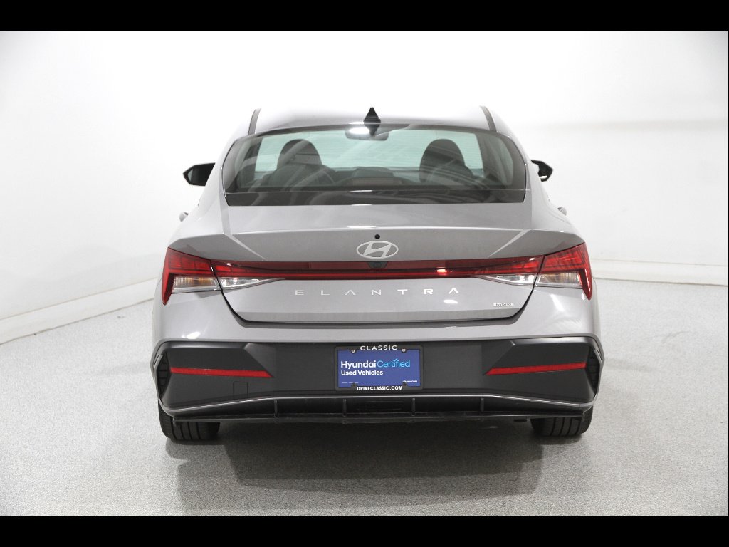 2025 Hyundai Elantra Limited - Photo 19