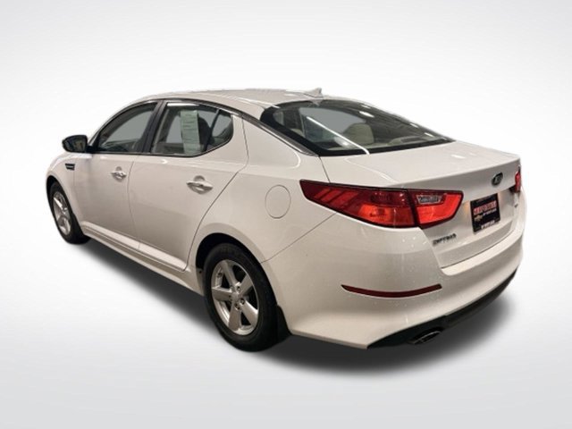 Used 2015 White Kia LX image 5