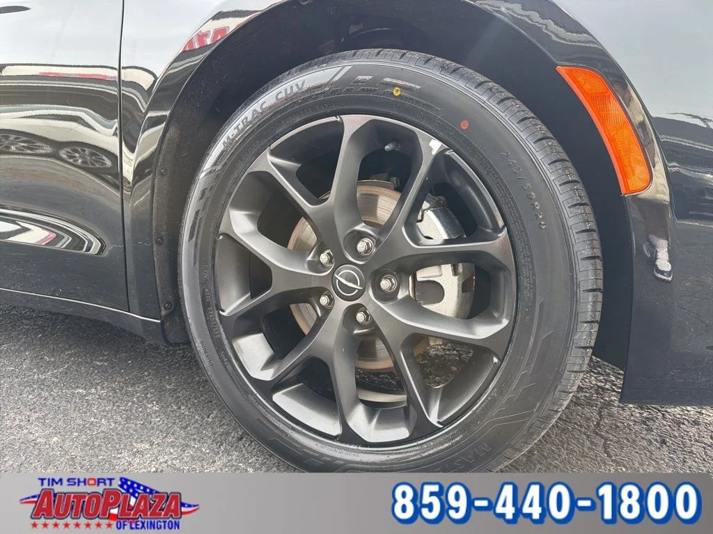 Used 2025 Black Chrysler Limited image 41