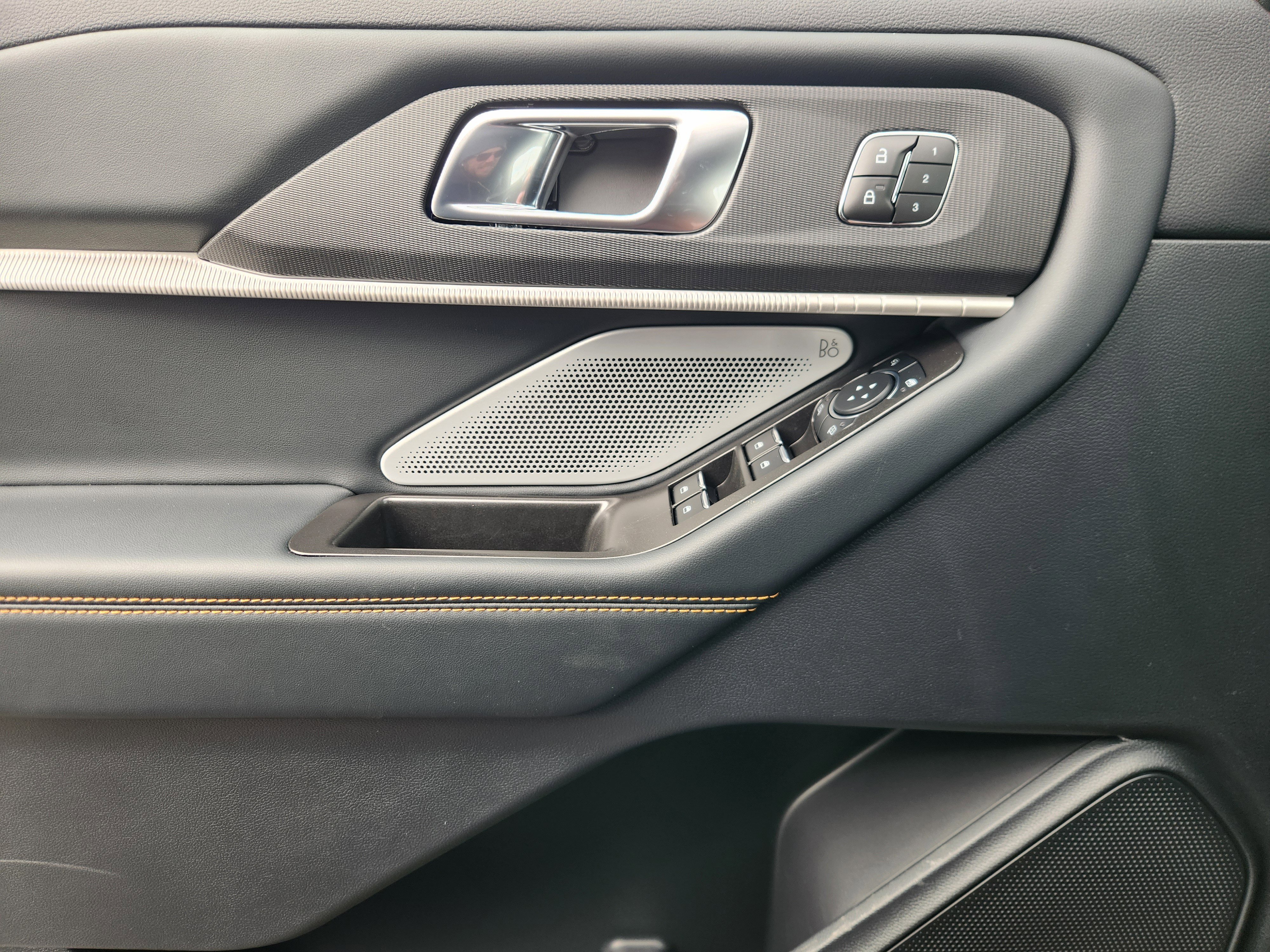 New 2026 Carbonized Gray Metallic Ford Tremor image 14