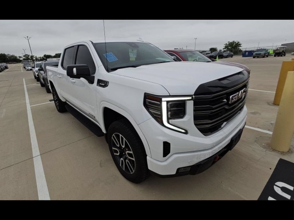 Used 2025 Summit White GMC AT4 image 3