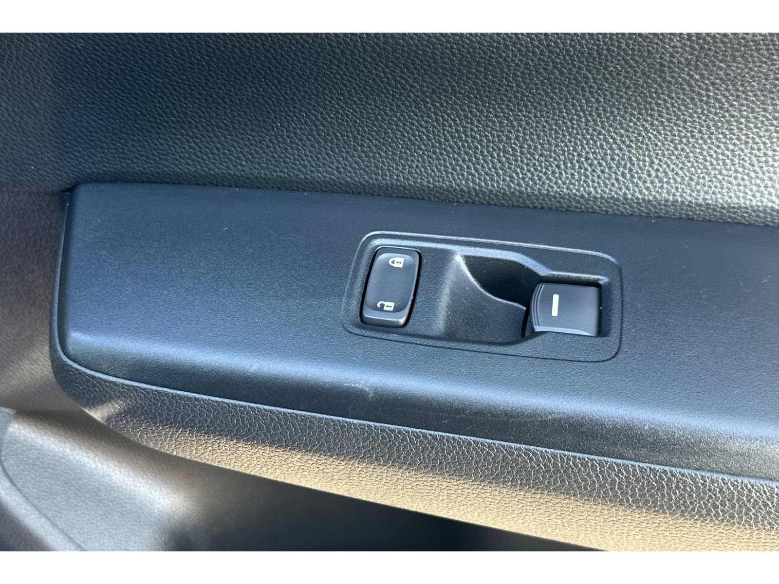 Used 2025 Still Night Pearl Honda Sport image 22