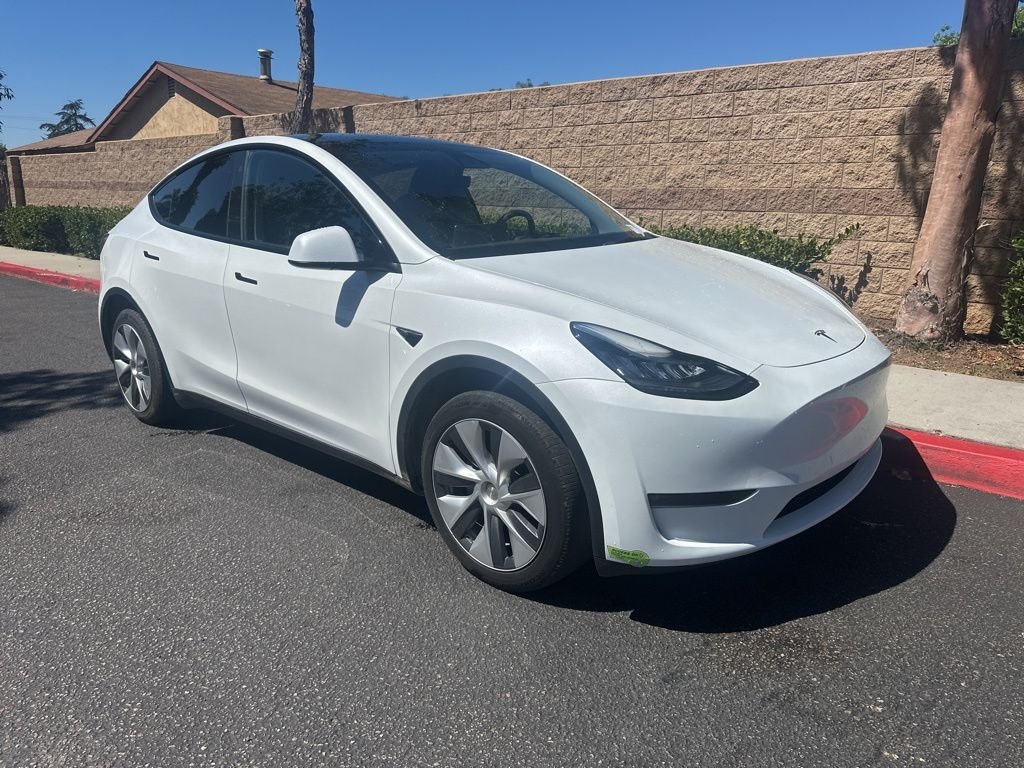 Used 2023  Tesla Long Range image 1