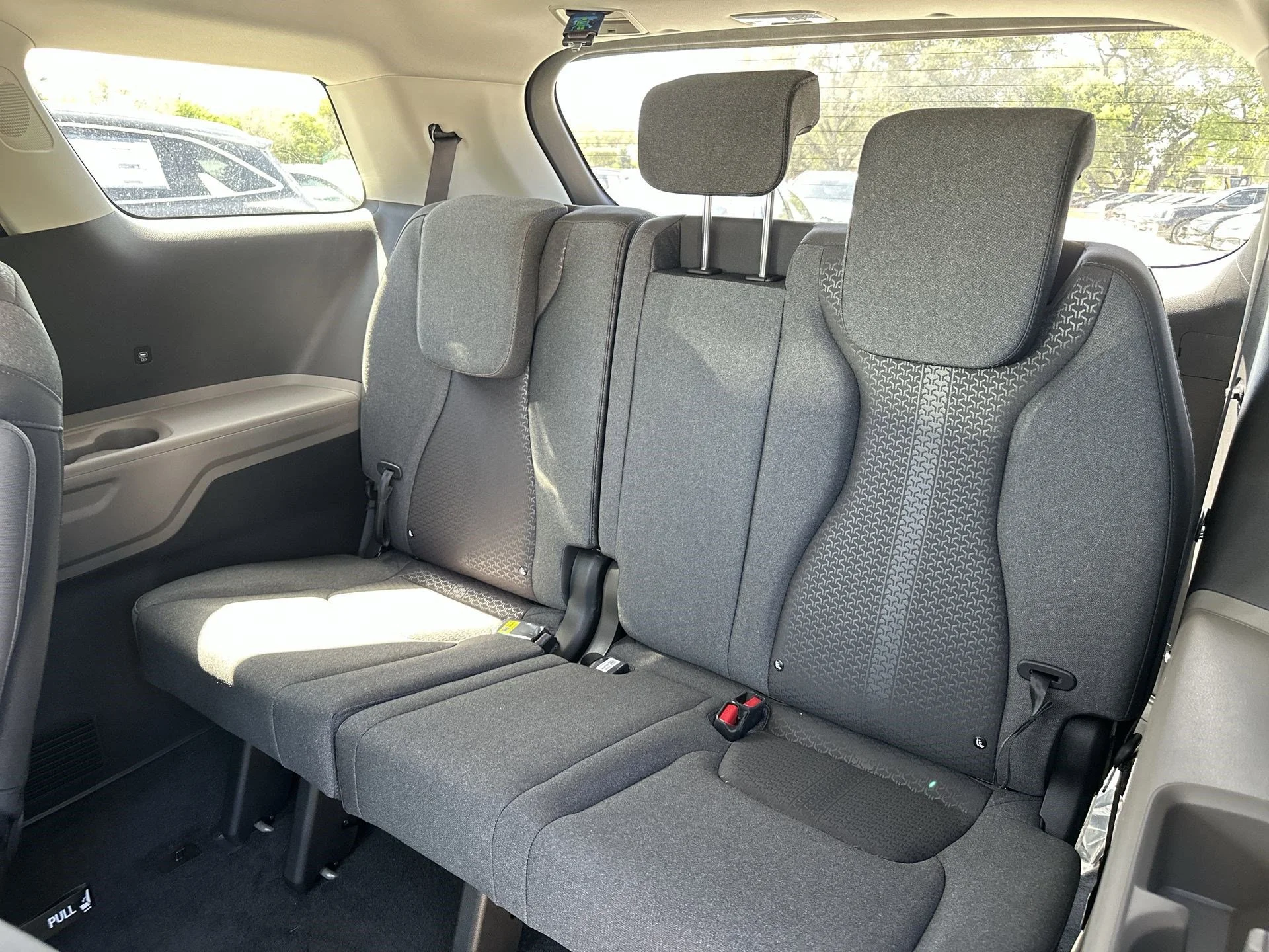 New 2026 Snow White Pearl Kia LX image 23