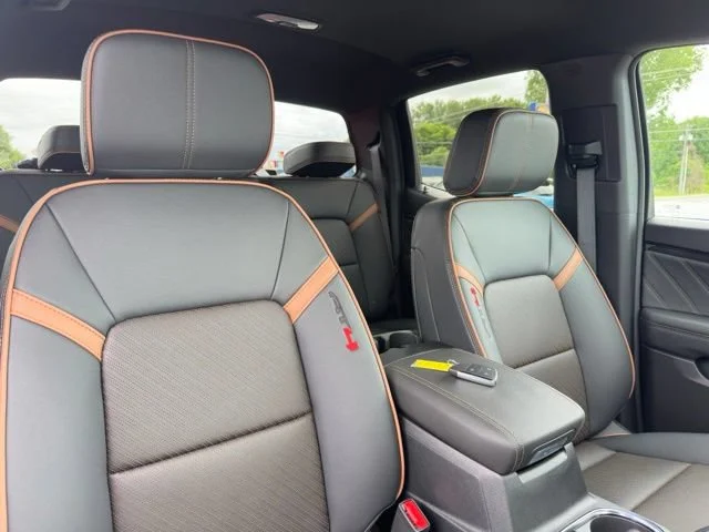 2026 GMC Canyon AT4 - Photo 9