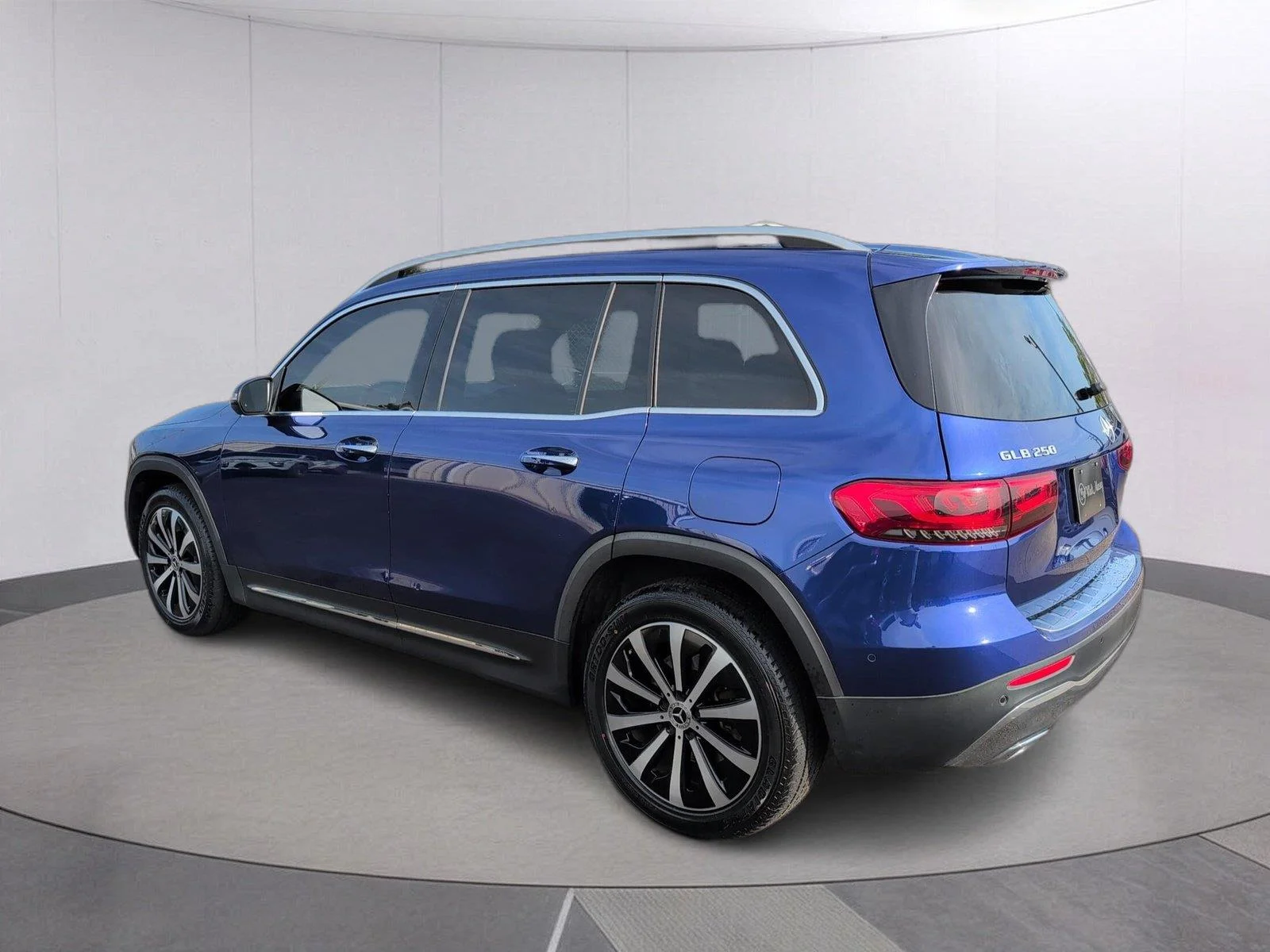 Used 2021 Galaxy Blue Metallic Mercedes-Benz GLB 250 image 5