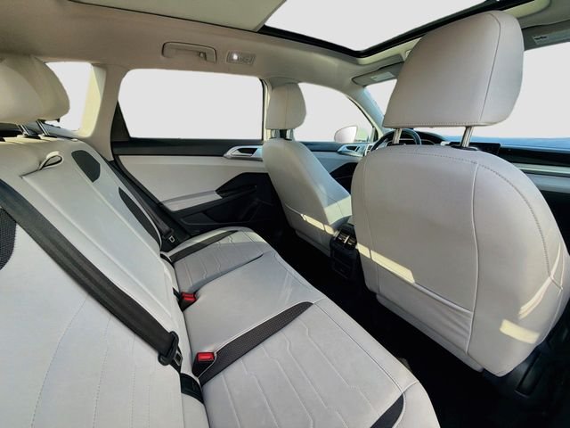 Used 2025  Volkswagen 1.5T SE image 27