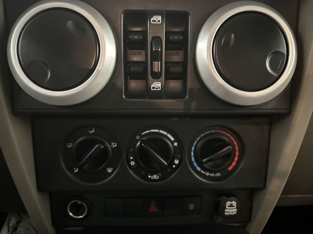 Used 2009 Black Jeep Unlimited Sahara image 18