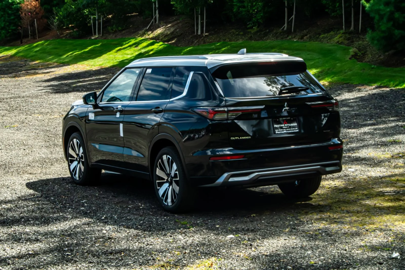 2025 Mitsubishi Outlander SEL Platinum Edition - Photo 6