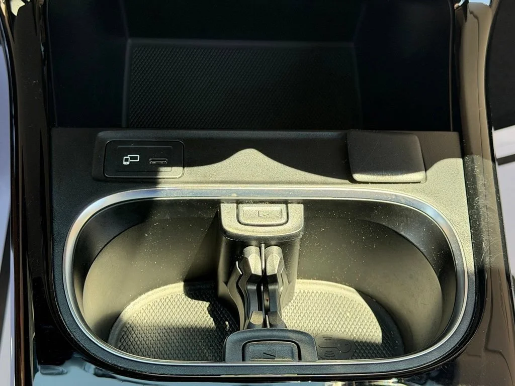 Used 2023 Red Mercedes-Benz 4MATIC® image 12