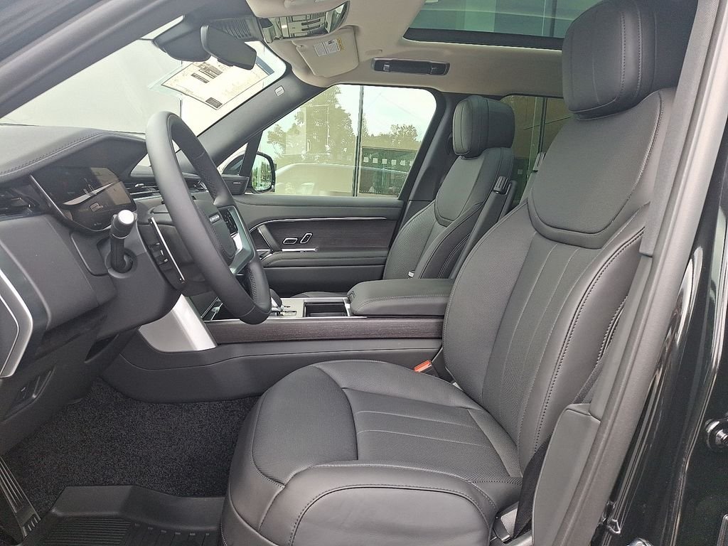 New 2026 Santorini Black LAND ROVER SE image 9