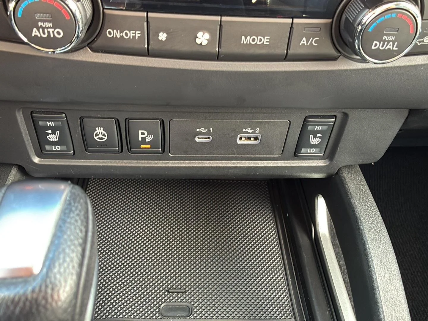 Used 2023 Glacier White Nissan SV image 27