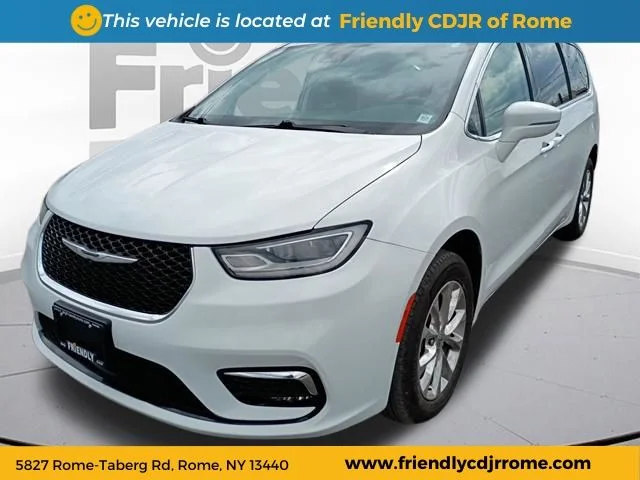 2021 Chrysler Pacifica Touring L's photo