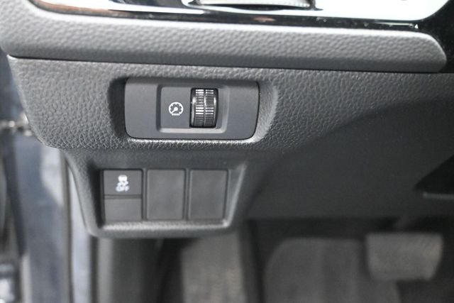 Used 2025  Honda LX image 21