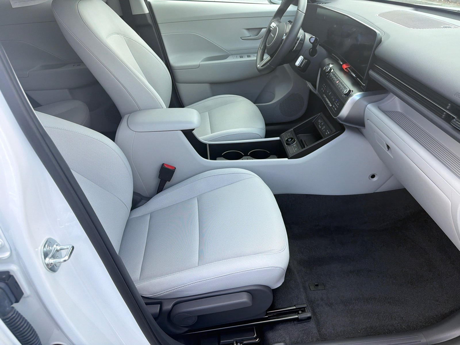 Used 2025 Atlas White Hyundai SEL Convenience image 14