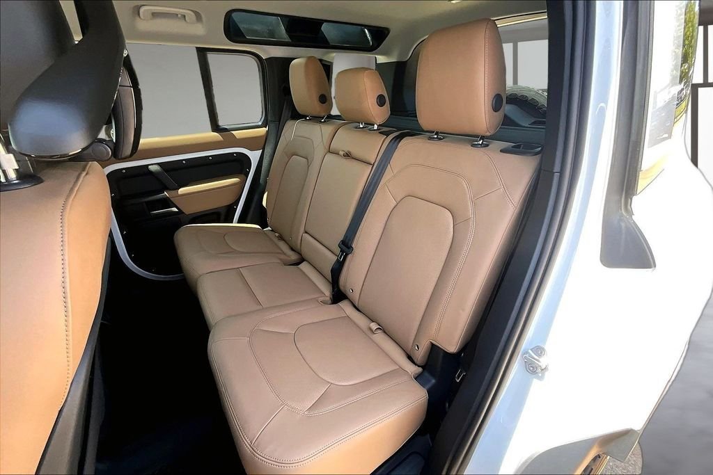 New 2026 Fuji White LAND ROVER S image 10