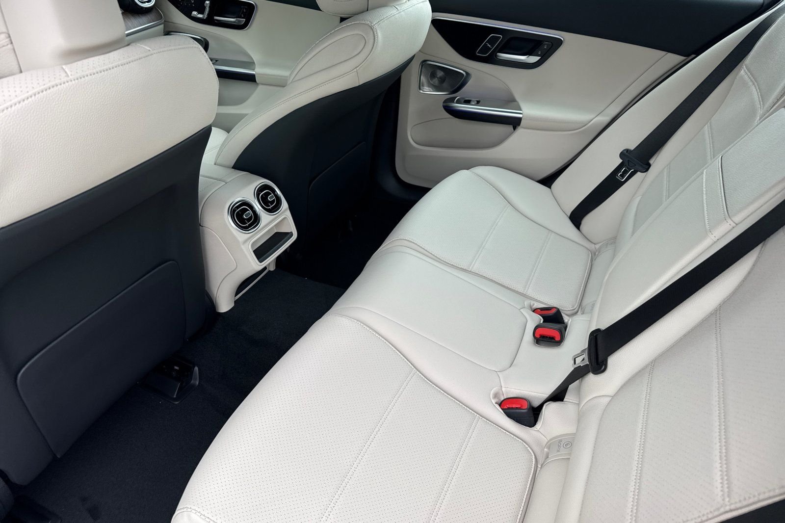 New 2026 Polar White Mercedes-Benz C 300 image 11