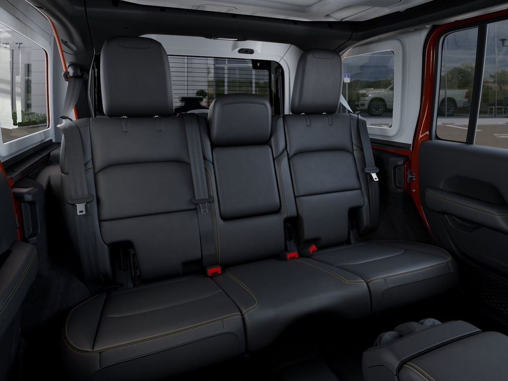 2025 Jeep Wrangler 4-Door Sahara - Photo 15
