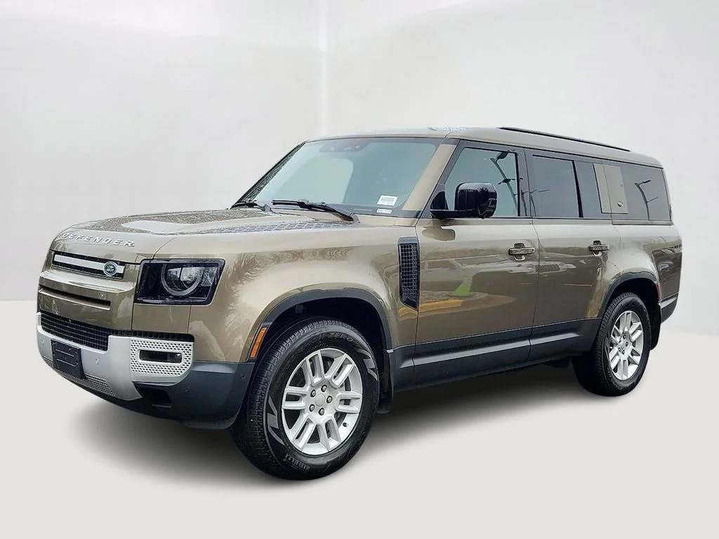 2023 Land Rover Defender S's photo