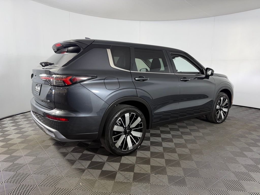 Certified Used 2025 Gray Mitsubishi SE image 8