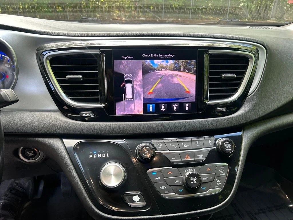 Used 2019 Blue Chrysler Touring L image 19