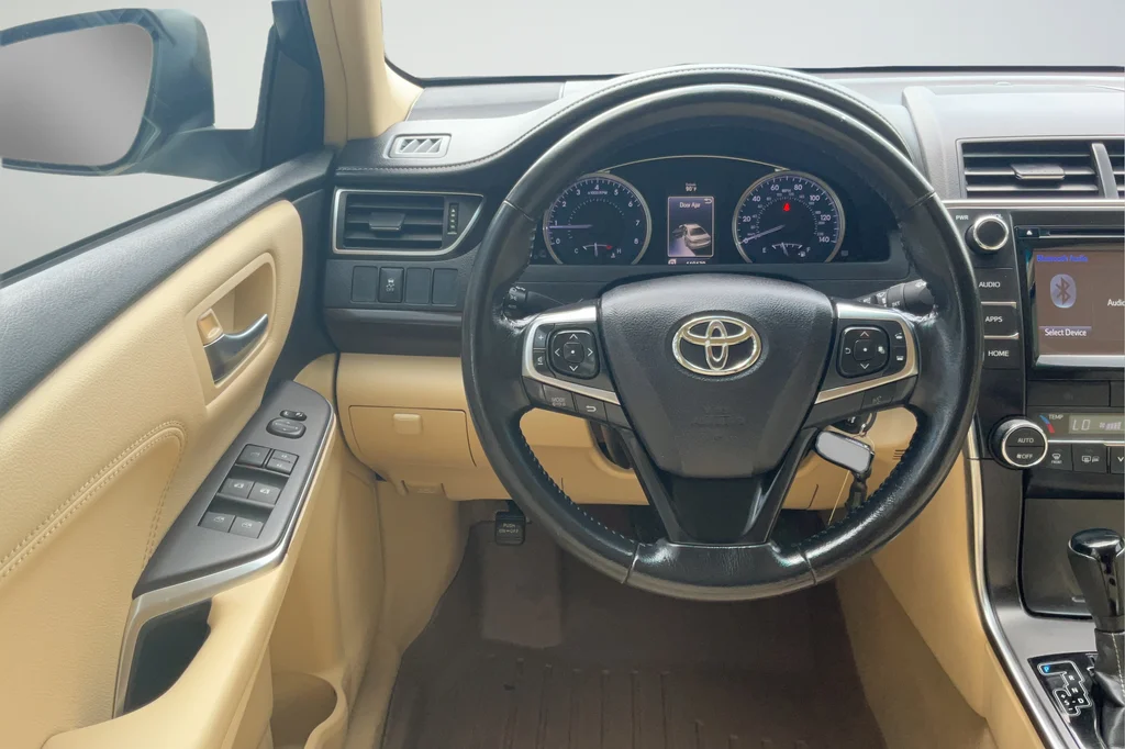 Used 2016 Gold Toyota XLE image 15
