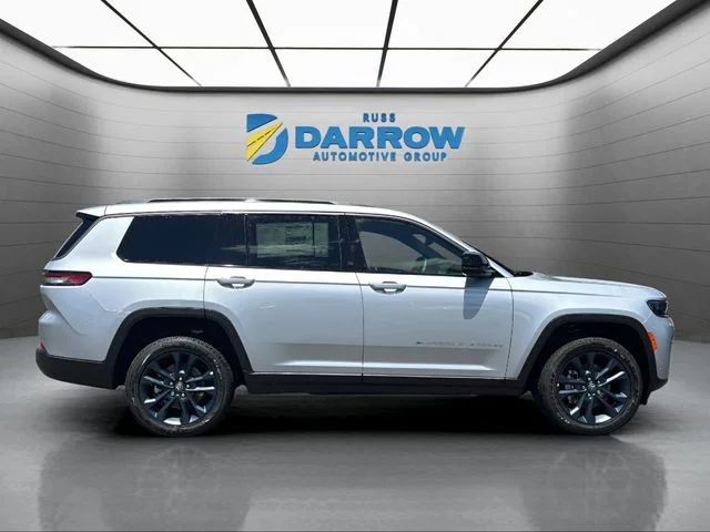 New 2026 Silver Zynith Exterior Paint Jeep Limited image 6