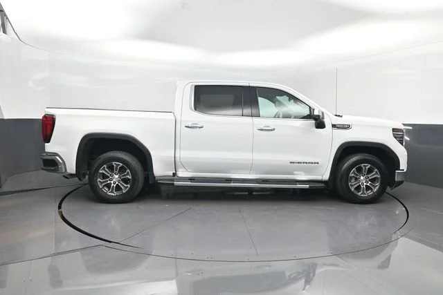 2024 GMC Sierra 1500 SLT - Photo 32