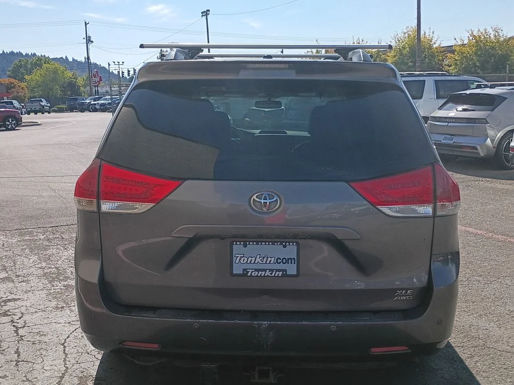 Used 2014 Predawn Gray Mica Toyota XLE image 5