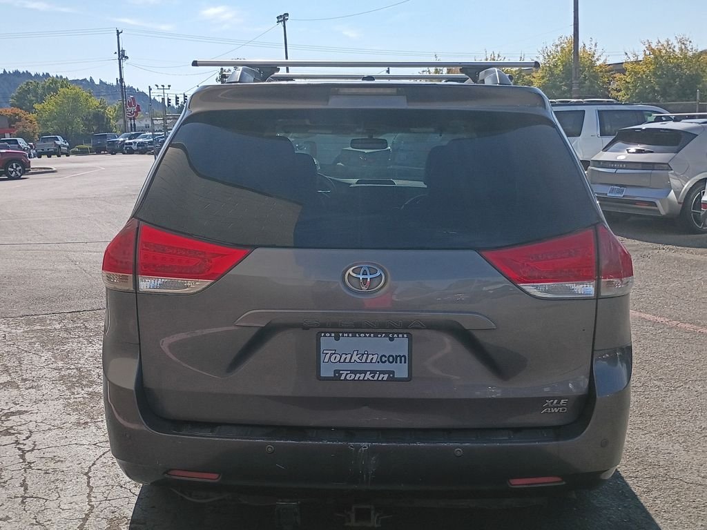 Used 2014 Predawn Gray Mica Toyota XLE image 4