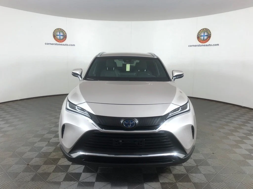 Used 2021 Silver Toyota XLE image 14