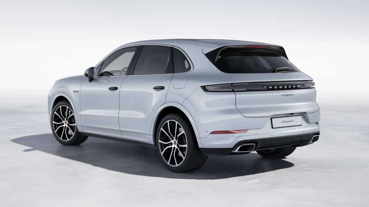 2026 Porsche Cayenne E-Hybrid photo 2