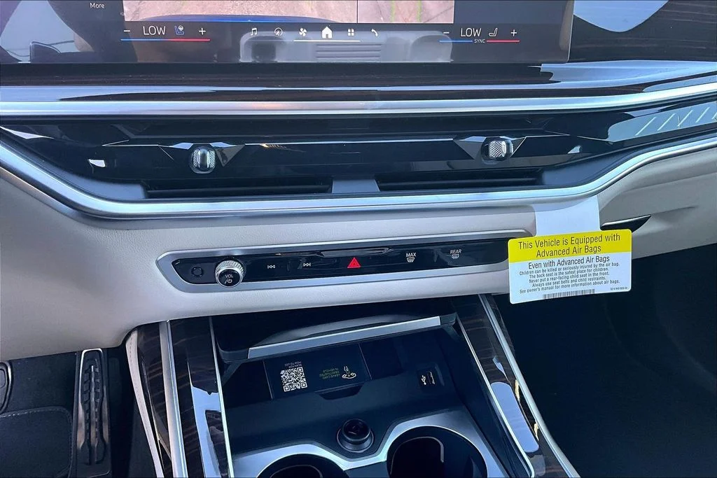 New 2026 BMW X7 M60i 4D Sport Utility