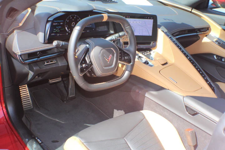 2025 Chevrolet Corvette 2LT - Photo 7