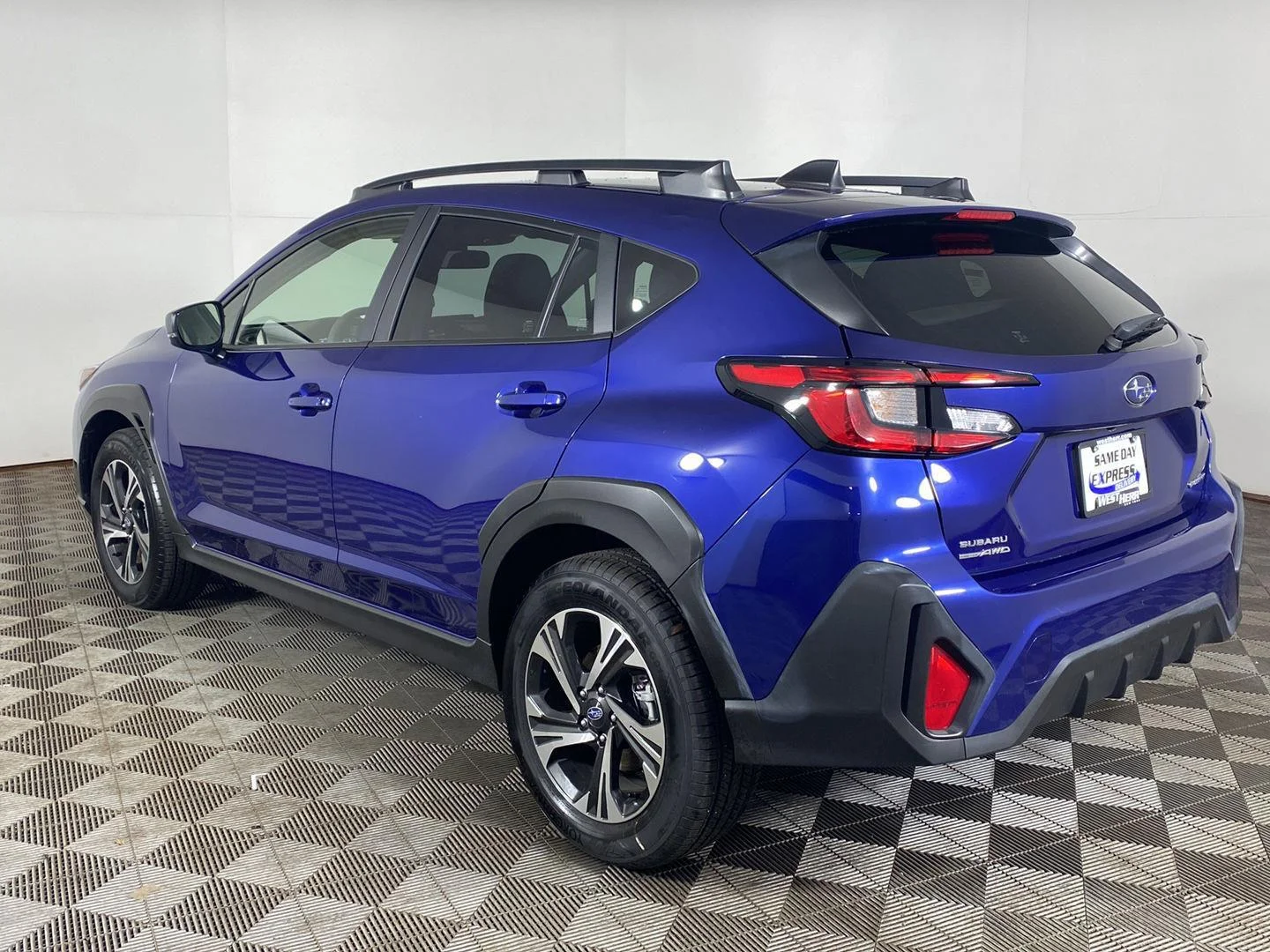 Used 2025 Sapphire Blue Pearl Subaru Premium image 8