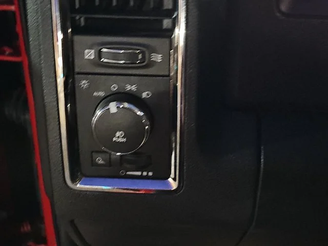 Used 2014 Red Ram Sport image 26
