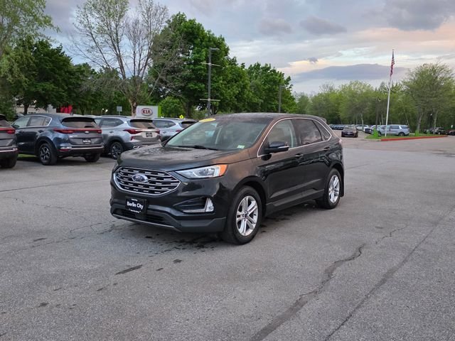 Used 2020 Black Ford SEL image 4