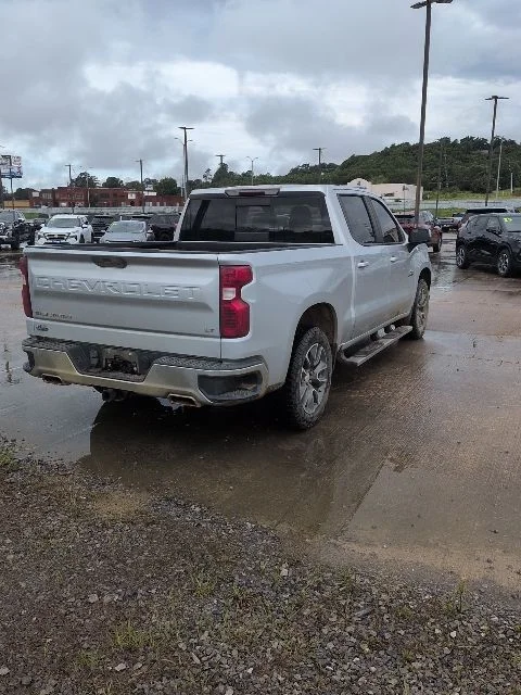Used 2021 Silver Chevrolet LT image 3