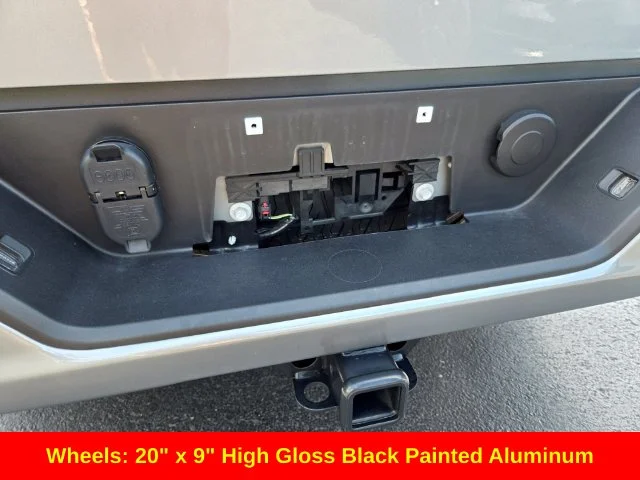 Used 2025 Silver GMC Elevation image 18