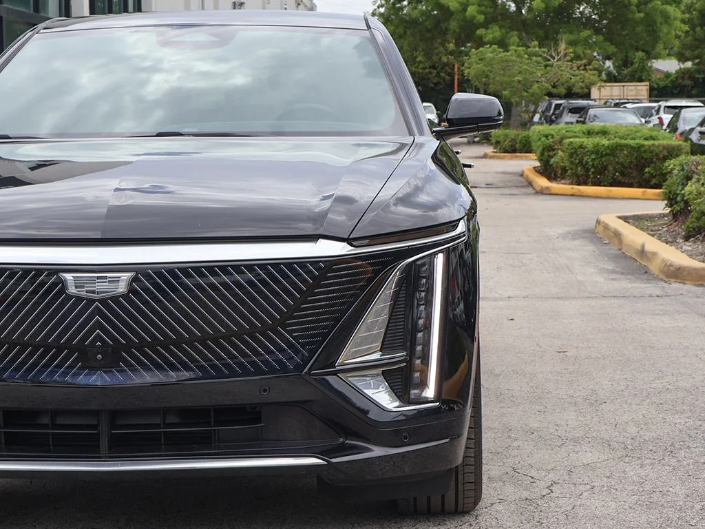Used 2025 Black Cadillac Luxury image 18